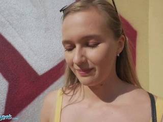 Молодые с большими попами