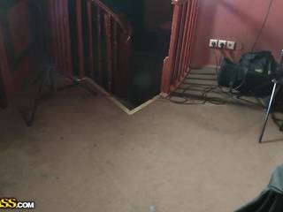Трахает в попку смотреть